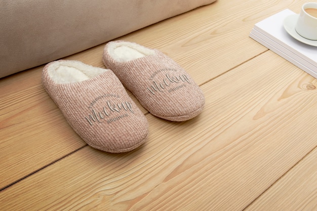 Fuzzy Heart Slippers - Plush - 3 Sizes - ApolloBox