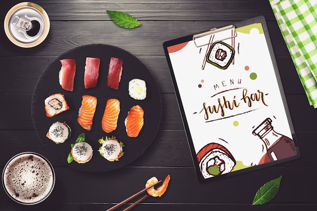 PSD mockup di cibo con design sushi