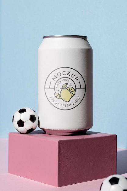 サッカーボールとソーダ缶の手配