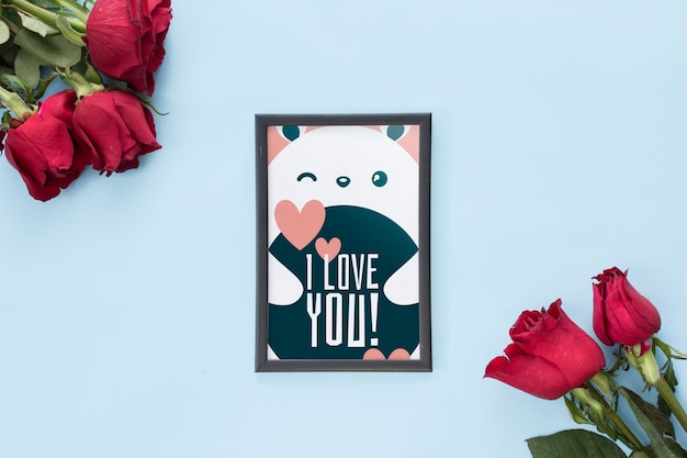 PSD cornice mockup con rose per san valentino