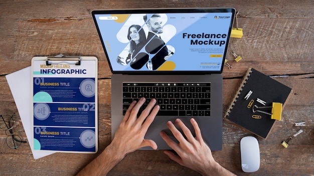 Composizione di lavoro freelance con mock-up di laptop