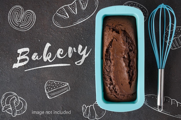 PSD pane o torta al cioccolato fatto in casa appena sfornato su sfondo scuro mockup