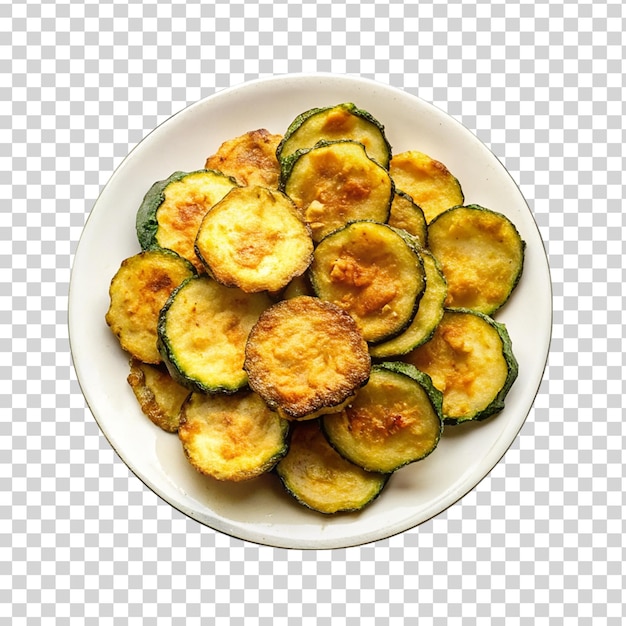 Жареные zucchini на белой тарелке на прозрачном фоне