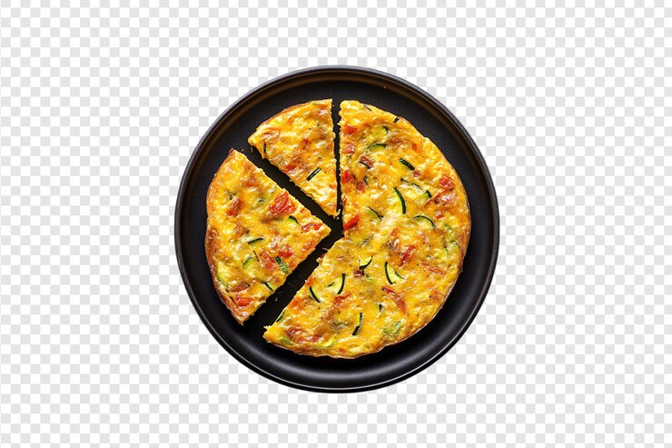 PSD frittata warzywna z cukini i pomidorami na talerzu izolowanym na przezroczystym tle