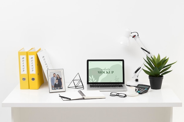 Front view of desk concept mock-up