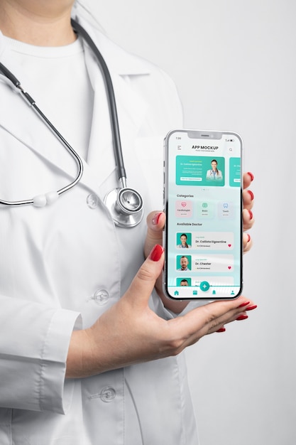 Vista frontale medico che presenta app