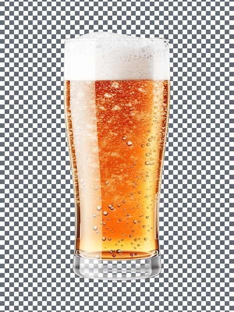 Birra schiumosa in un bicchiere isolato su uno sfondo trasparente