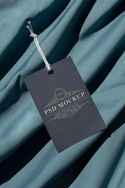 PSD mockup di etichetta per appendere l'indumento