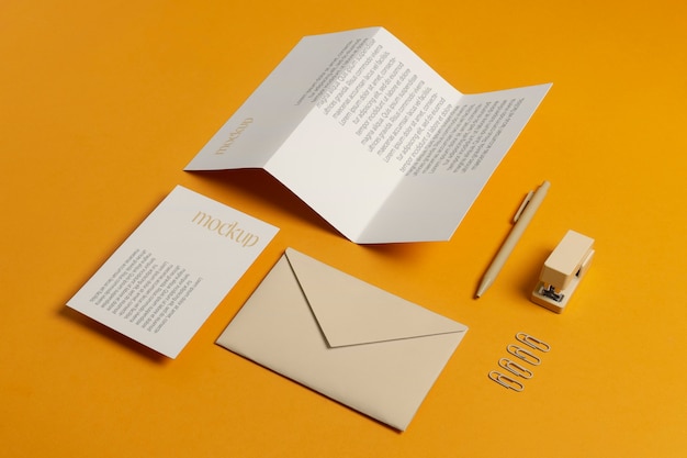 PSD gedempte kleur briefpapier mockup