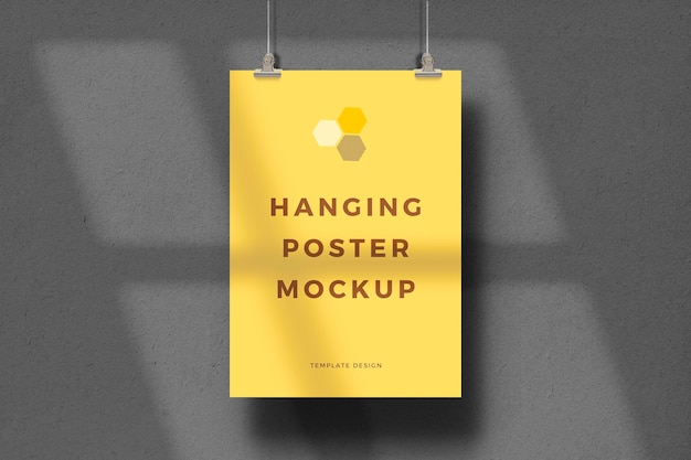 Geel postermodel met hangend effect en schaduwoverlay