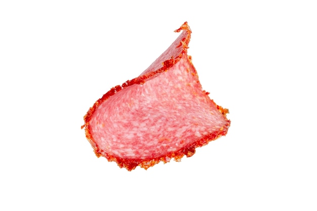 Gesneden stukje salami op een lege achtergrond.
