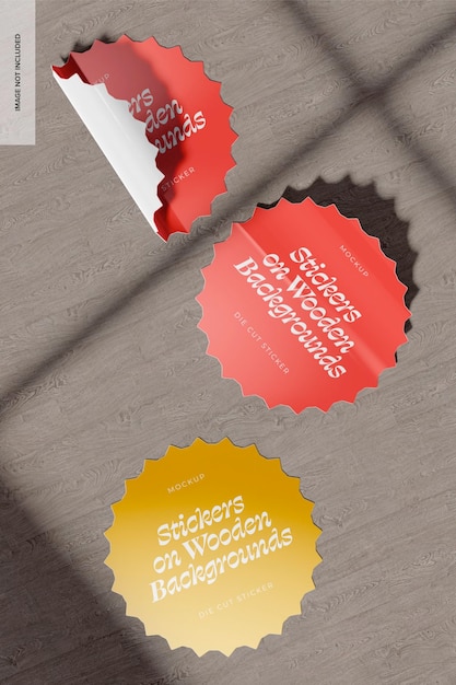 Gestanste stickers op houten achtergrond mockup, hoge hoekmening