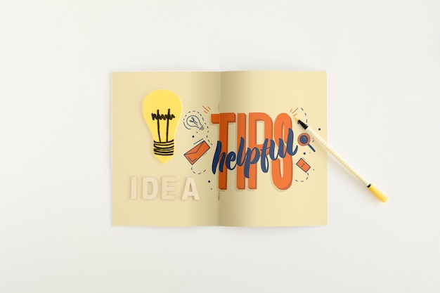 PSD gevouwen papier mockup met tips concept