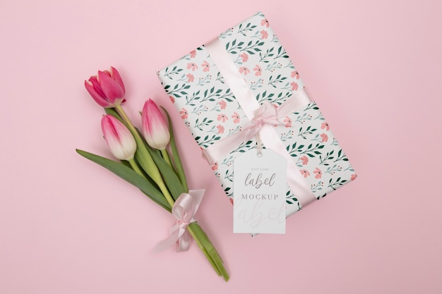 PSD gift card label mock-up with tulip flowers