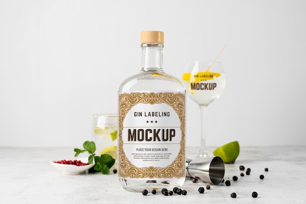 PSD mockup di progettazione di etichette per bottiglie di gin