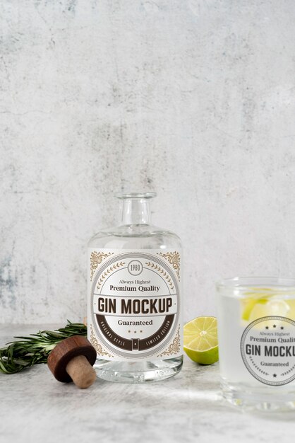 Mockup di progettazione di etichette per bottiglie di gin