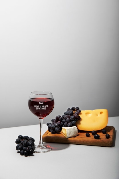 Modello di caraffa di vetro per vino