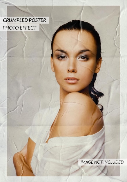 PSD Шаблон макета постера из клееной мятой бумаги с фотоэффектом