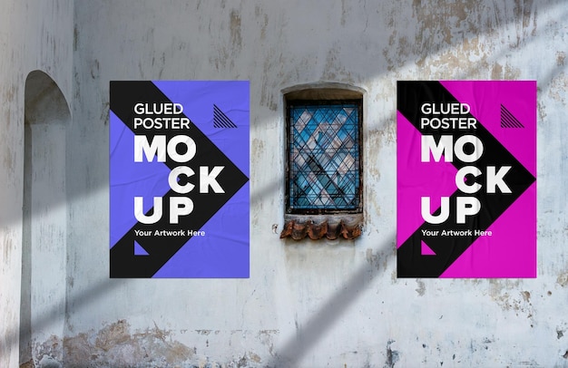 Mockup di poster incollato con effetto carta rugosa e stropicciata