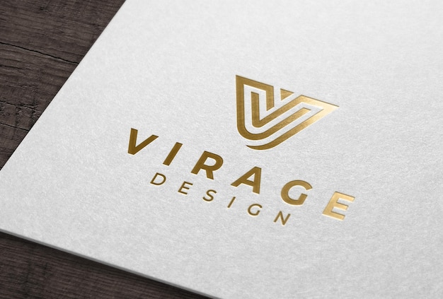 Mockup di logo con stampa a lamina d'oro su carta bianca