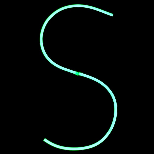 Lettere dell'alfabeto di luci al neon verde