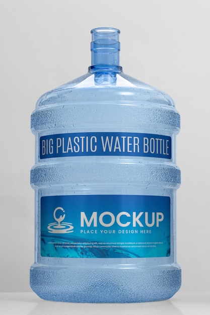 Grote plastic waterfles mockup ontwerp