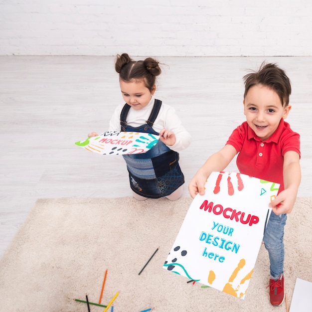 PSD gruppo di bambini che giocano insieme