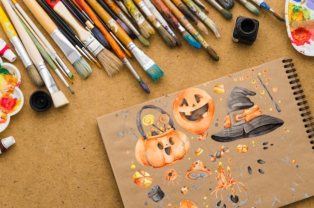 Хэллоуин рисовать на тетради с кистями