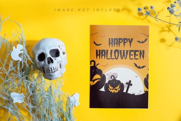 Brochure mockup di halloween con decorazioni.