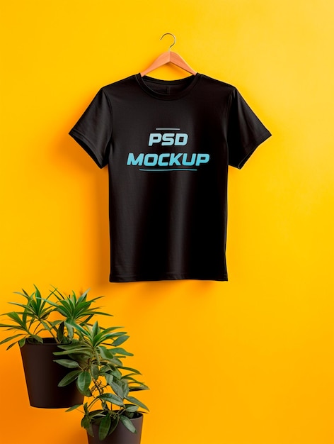 PSD mockup di t-shirt da appendere