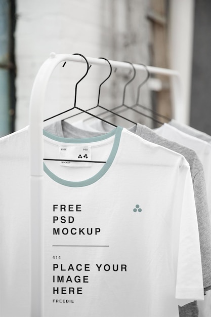 PSD hangt t shirt mockup