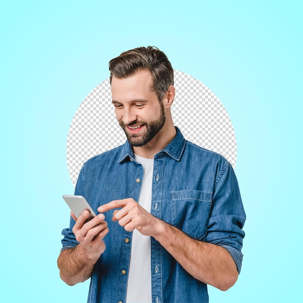 スマートフォンを使っている幸せな男