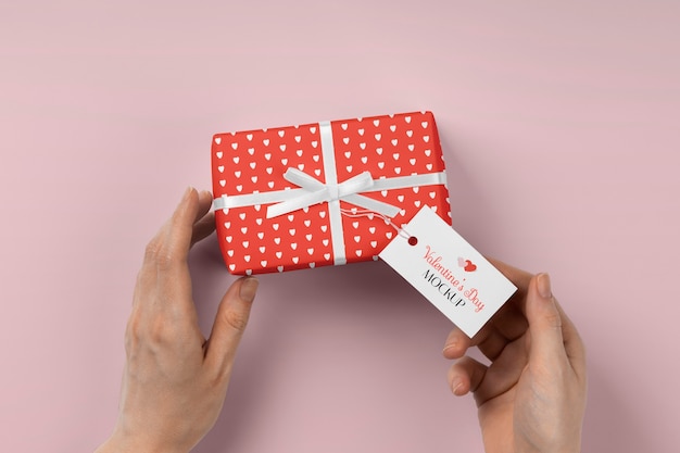 PSD design del mockup del regalo di felice giorno di san valentino