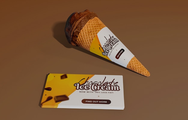 Alto angolo di cono gelato al cioccolato