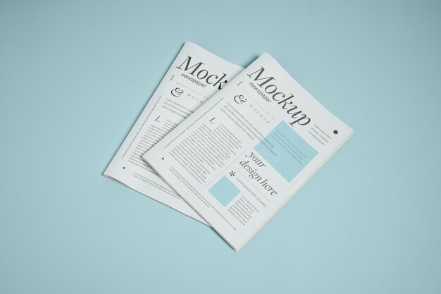 Elevato angolo di mock-up di giornale