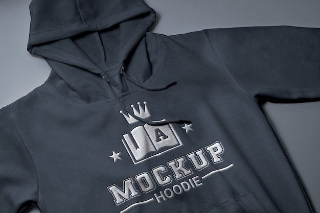 PSD hoodie met logomodel in reliëfeffect