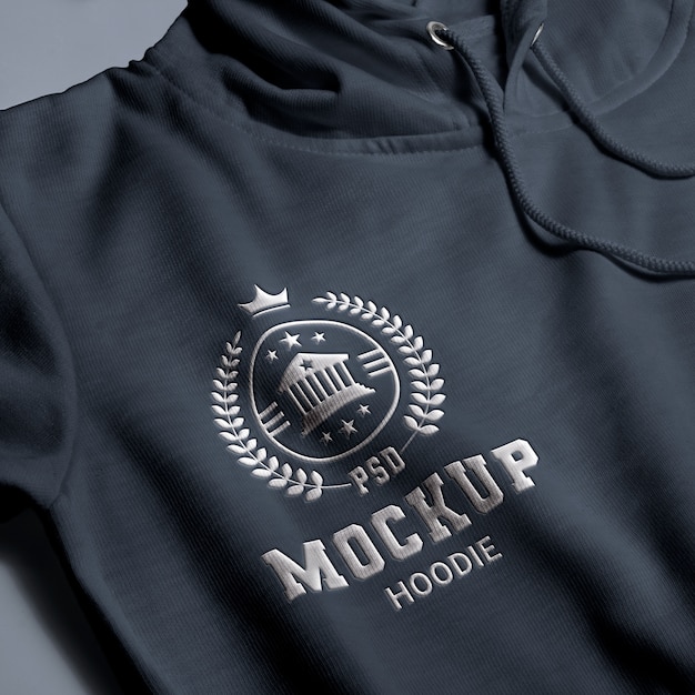 PSD felpa con cappuccio con mock-up logo effetto goffrato