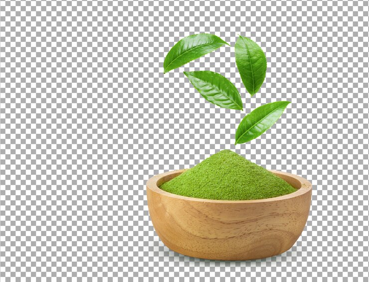 PSD instant matcha groene thee poeder in houten kom met geïsoleerde bladeren