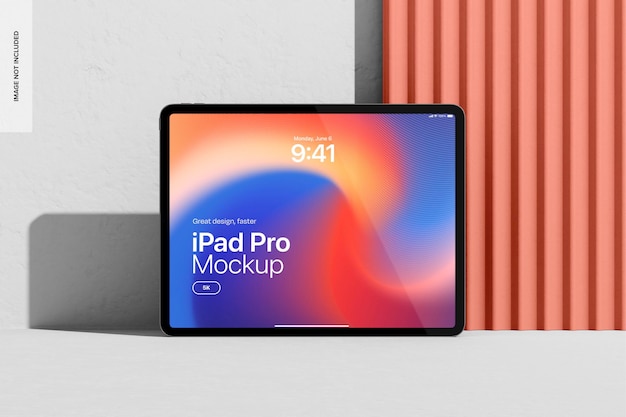 iPad Pro на эстетическом фоновом макете