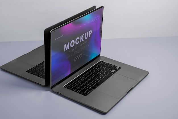 Mockup di laptop isometrico