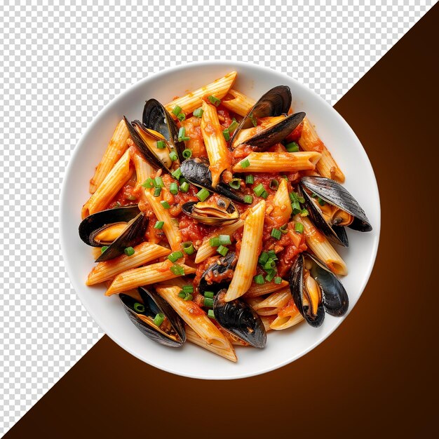 PSD 이탈리아의 파스타 페네 마리나라 (pasta penne marinara) 는 색 배경에 고립된 조개를 가지고 있습니다.