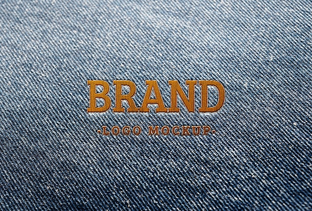 PSD primo piano mock-up ricamo jeans