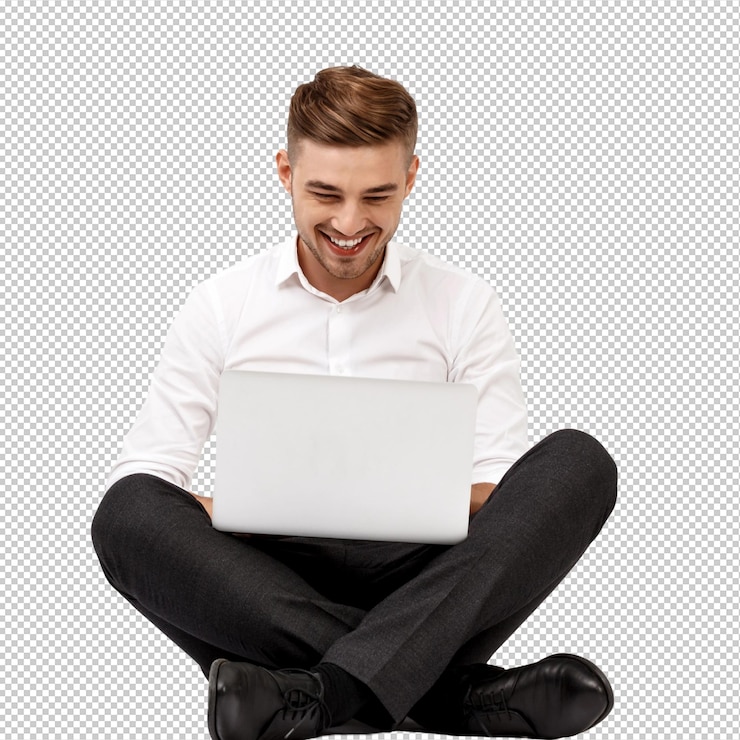 PSD jonge succesvolle zakenman met een glimlach zit met een laptop.