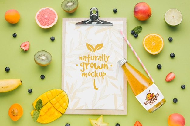 PSD mock-up del concetto di succo e frullato