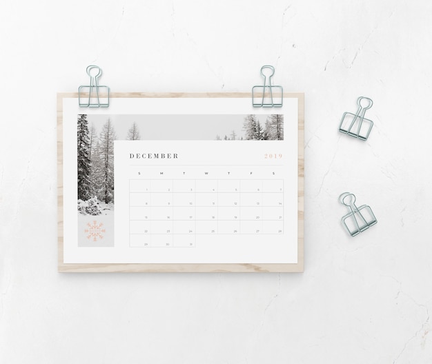 PSD kalender gevangen op een houten bord