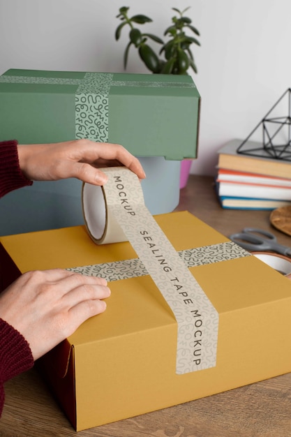 PSD kartonnen doos met mock-up ontwerp van afdichtingstape
