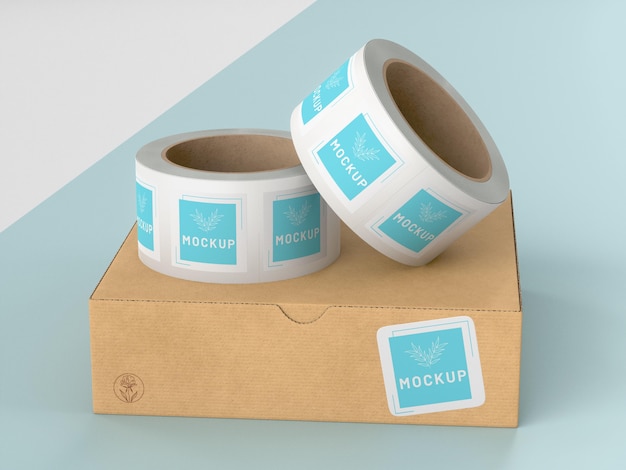 Kartonnen doos met rol stickers