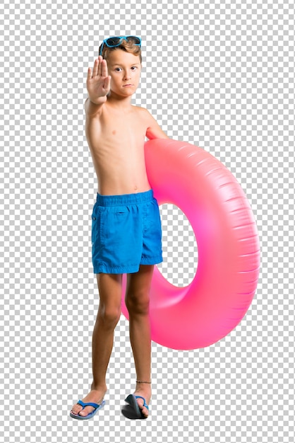 Kind op zomervakantie maken stop gebaar met haar hand