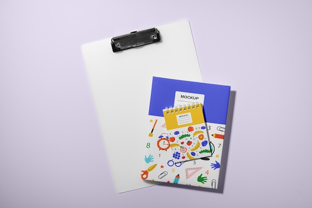 Kleurrijk briefpapier decor mock-up ontwerp