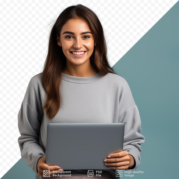 PSD kobieta w szarym swetrze trzyma laptopa z napisem „słowo”.